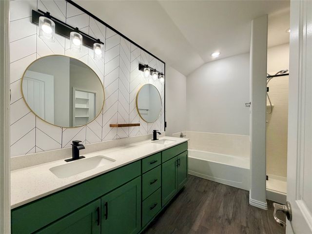 140 CREEK MEADOW Drive, Mabank, TX 75147