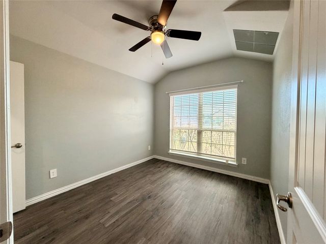 140 CREEK MEADOW Drive, Mabank, TX 75147