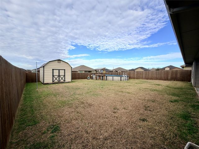140 CREEK MEADOW Drive, Mabank, TX 75147