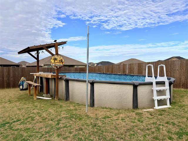 140 CREEK MEADOW Drive, Mabank, TX 75147