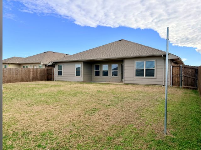 140 CREEK MEADOW Drive, Mabank, TX 75147