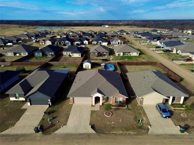 140 CREEK MEADOW Drive, Mabank, TX 75147