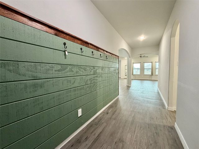 140 CREEK MEADOW Drive, Mabank, TX 75147