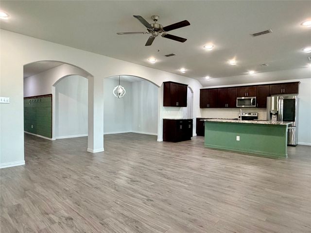 140 CREEK MEADOW Drive, Mabank, TX 75147