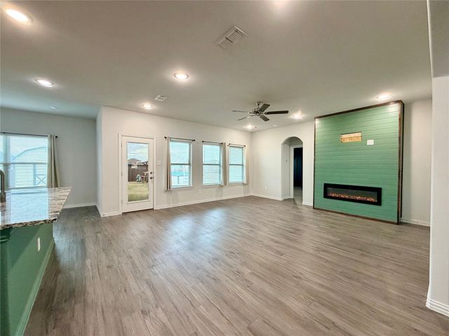 140 CREEK MEADOW Drive, Mabank, TX 75147