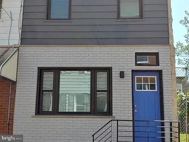 2215 S MILDRED ST, Philadelphia, PA 19148