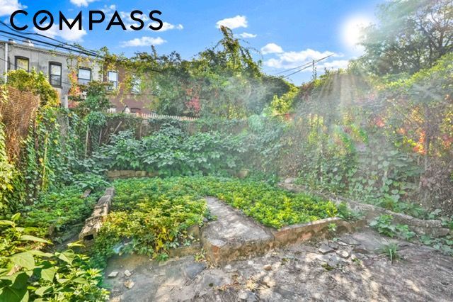 462 Decatur Street, New York City, NY 11233