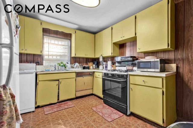 462 Decatur Street, New York City, NY 11233