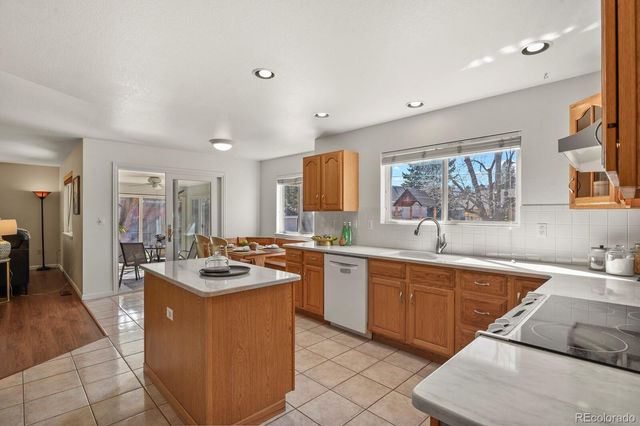 145 S Yarrow Street, Lakewood, CO 80226