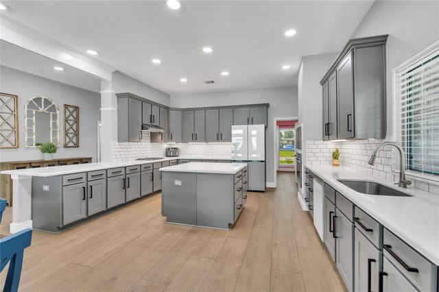 2110 Wikiup Street, Dickinson, TX 77539