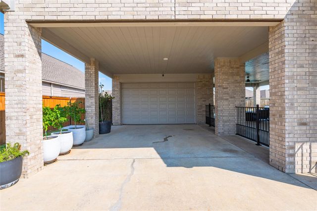 2110 Wikiup Street, Dickinson, TX 77539