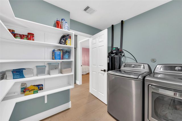 2110 Wikiup Street, Dickinson, TX 77539