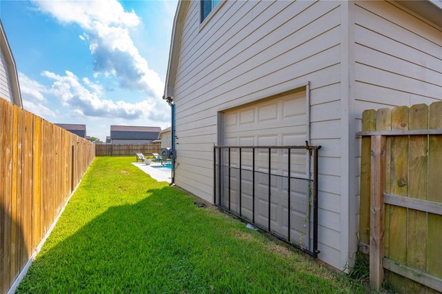2110 Wikiup Street, Dickinson, TX 77539