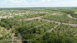 128 Baylen Clifton LN, Lockhart, TX 78644
