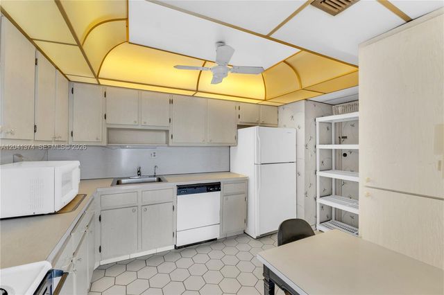 1410 S Ocean Dr 304, Hollywood, FL 33019