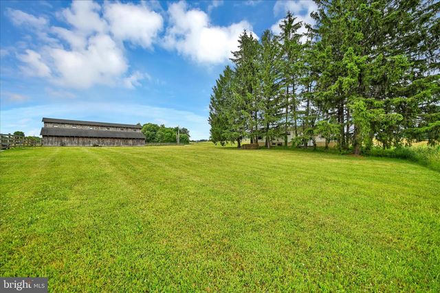 350 MYER DR, Fredericksburg, PA 17026