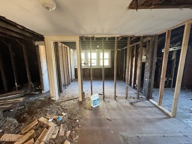 2383 Lee Road, Cleveland Heights, OH 44118