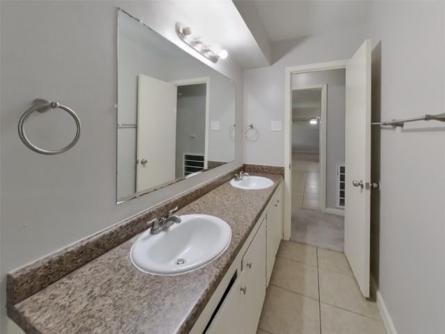 411 E Carby Road, Houston, TX 77037