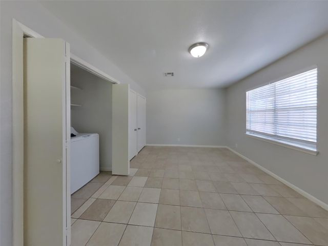 411 E Carby Road, Houston, TX 77037