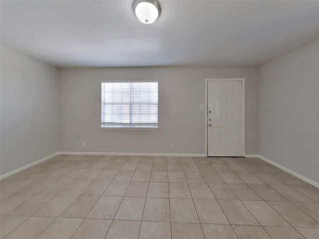 411 E Carby Road, Houston, TX 77037