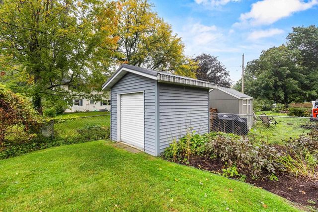 700 Kenwood Circle, Verona, WI 53593