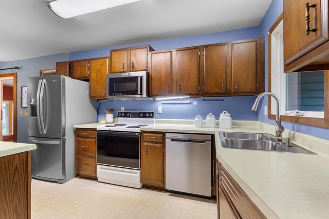 700 Kenwood Circle, Verona, WI 53593