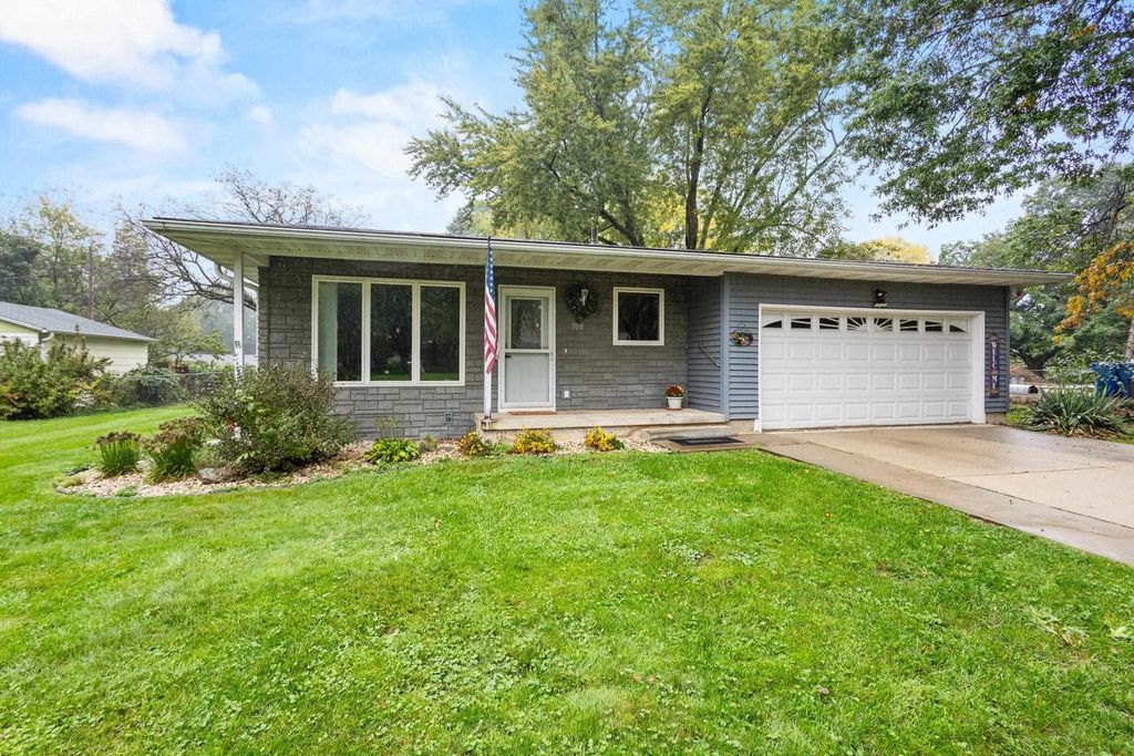 700 Kenwood Circle, Verona, WI 53593