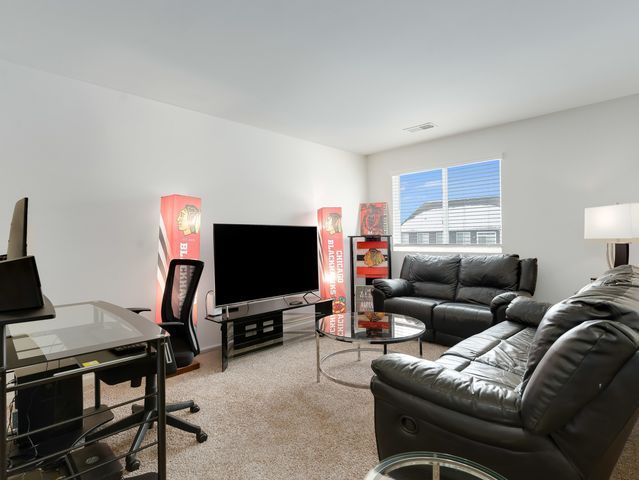 3732 Flynn Street, Mchenry, IL 60050