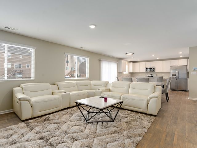 3732 Flynn Street, Mchenry, IL 60050