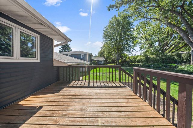 2090 Carnelian Lane, Eagan, MN 55122