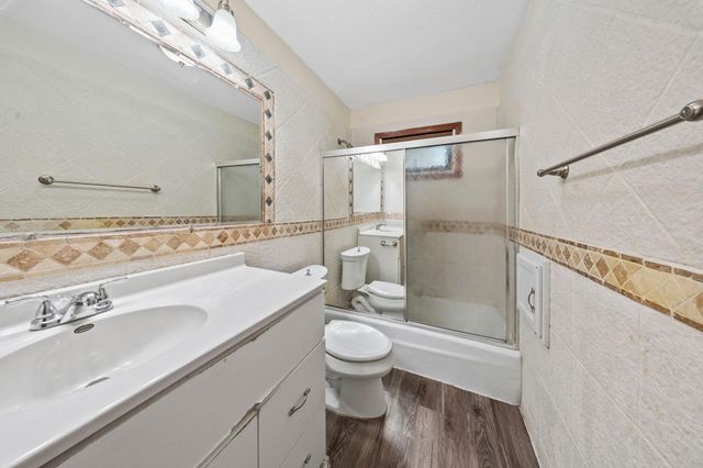2090 Carnelian Lane, Eagan, MN 55122