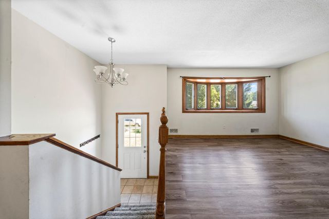 2090 Carnelian Lane, Eagan, MN 55122