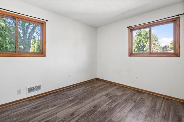 2090 Carnelian Lane, Eagan, MN 55122