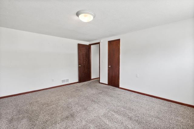 2090 Carnelian Lane, Eagan, MN 55122