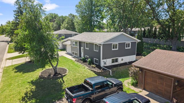 2090 Carnelian Lane, Eagan, MN 55122