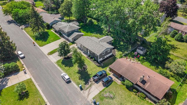 2090 Carnelian Lane, Eagan, MN 55122