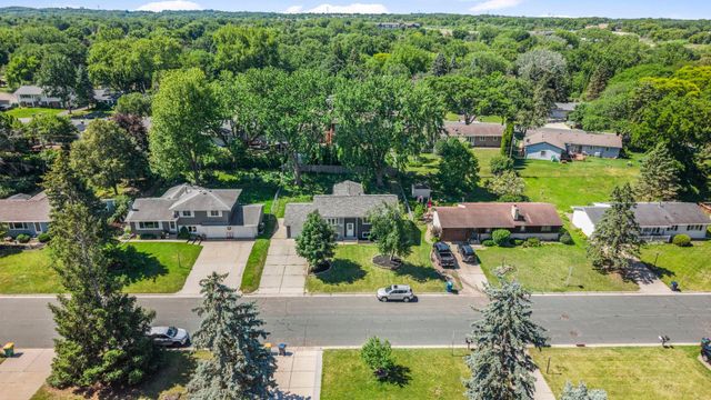 2090 Carnelian Lane, Eagan, MN 55122