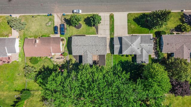 2090 Carnelian Lane, Eagan, MN 55122