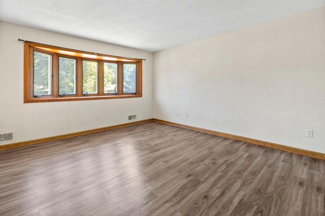 2090 Carnelian Lane, Eagan, MN 55122