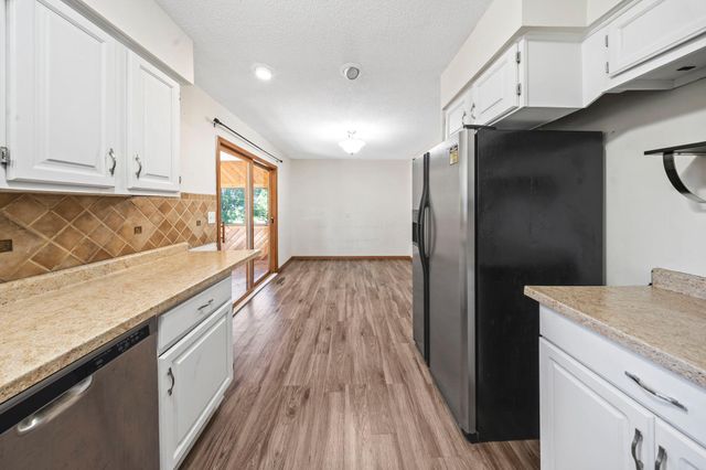 2090 Carnelian Lane, Eagan, MN 55122