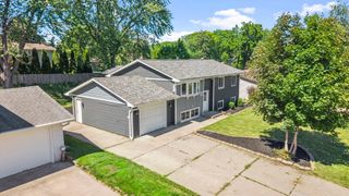 2090 Carnelian Lane, Eagan, MN 55122
