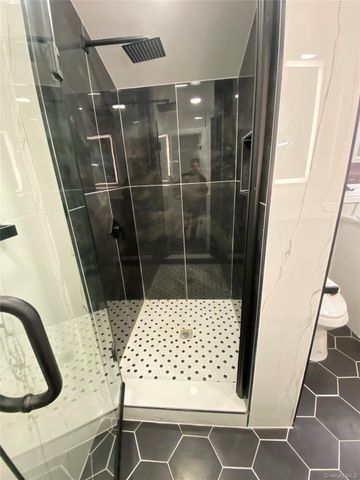 602 Clocks Boulevard, Massapequa, NY 11758