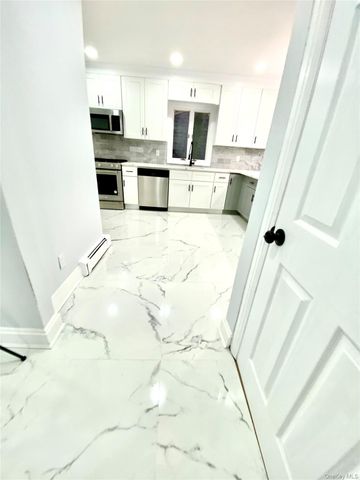 602 Clocks Boulevard, Massapequa, NY 11758