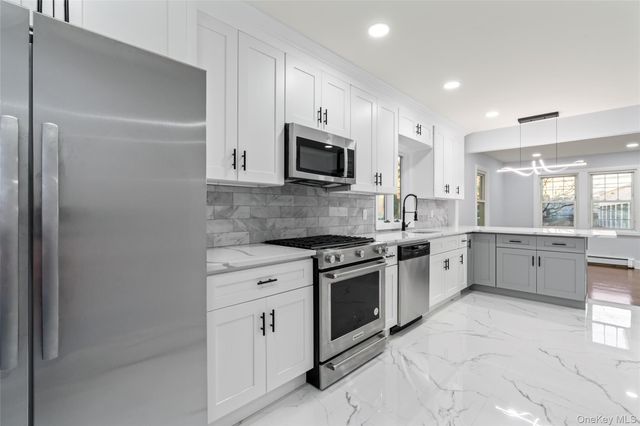 602 Clocks Boulevard, Massapequa, NY 11758