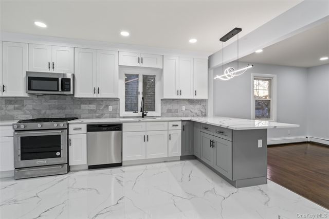 602 Clocks Boulevard, Massapequa, NY 11758