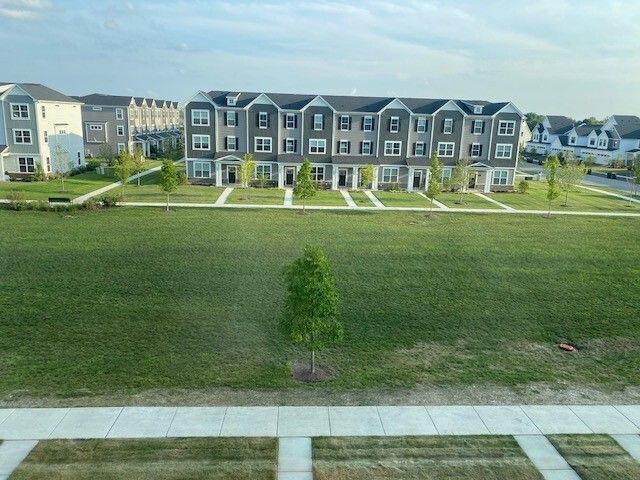 4515 Chelsea Manor Circle 4515, Aurora, IL 60504