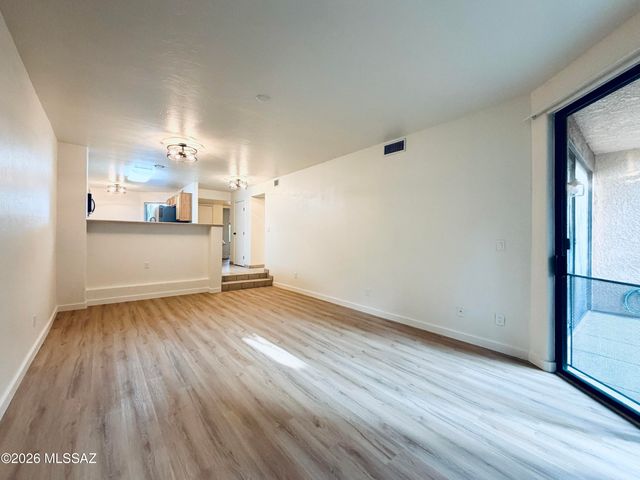 5675 N Camino Esplendora Apt 5126, Tucson, AZ 85718