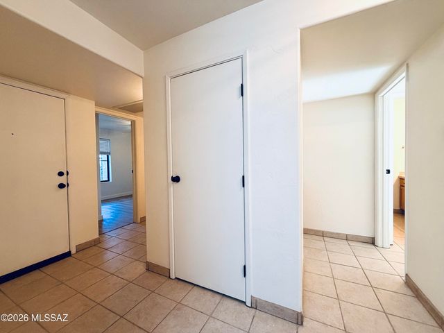 5675 N Camino Esplendora Apt 5126, Tucson, AZ 85718