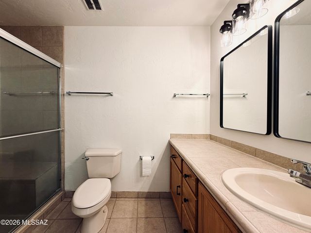 5675 N Camino Esplendora Apt 5126, Tucson, AZ 85718