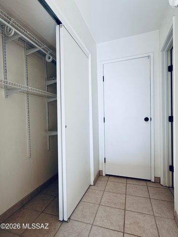 5675 N Camino Esplendora Apt 5126, Tucson, AZ 85718